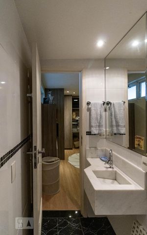 Apartamento à venda com 268m², 4 quartos e 3 vagas Apartamento à venda com 268m², 4 quartos e 3 vagasBanheiro da Suíte 3