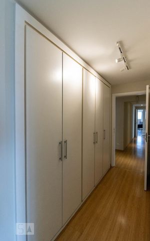 Apartamento à venda com 268m², 4 quartos e 3 vagas Apartamento à venda com 268m², 4 quartos e 3 vagasSuíte 4