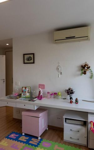 Apartamento à venda com 268m², 4 quartos e 3 vagas Apartamento à venda com 268m², 4 quartos e 3 vagasSuíte 1