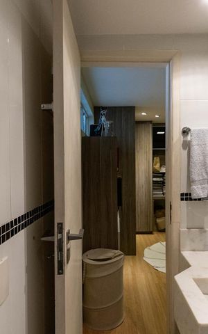 Apartamento à venda com 268m², 4 quartos e 3 vagas Apartamento à venda com 268m², 4 quartos e 3 vagasBanheiro da Suíte 3
