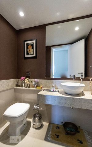 Apartamento à venda com 268m², 4 quartos e 3 vagas Apartamento à venda com 268m², 4 quartos e 3 vagasLavabo