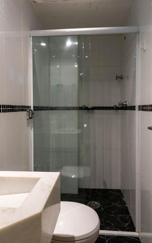 Apartamento à venda com 268m², 4 quartos e 3 vagas Apartamento à venda com 268m², 4 quartos e 3 vagasBanheiro da Suíte 3