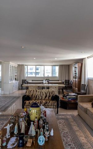 Apartamento à venda com 268m², 4 quartos e 3 vagas Apartamento à venda com 268m², 4 quartos e 3 vagasSala