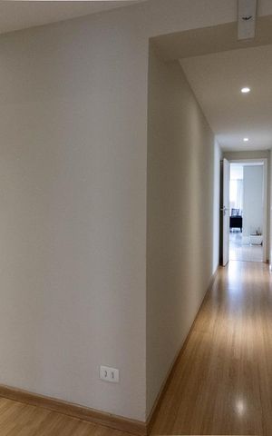 Apartamento à venda com 268m², 4 quartos e 3 vagas Apartamento à venda com 268m², 4 quartos e 3 vagasCorredor quartos