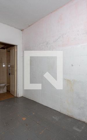 Casa à venda com 154m², 2 quartos e 2 vagas Casa à venda com 154m², 2 quartos e 2 vagasKitnet
