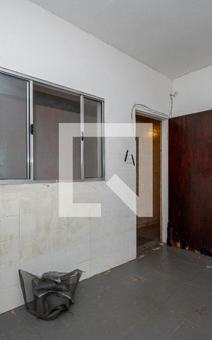 Casa à venda com 154m², 2 quartos e 2 vagas Casa à venda com 154m², 2 quartos e 2 vagasKitnet
