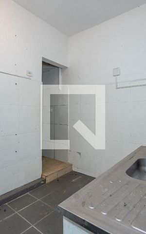 Casa à venda com 154m², 2 quartos e 2 vagas Casa à venda com 154m², 2 quartos e 2 vagasKitnet