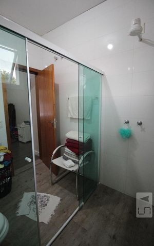 Casa para alugar com 278m², 3 quartos e 3 vagasBanheiro da Suíte 1