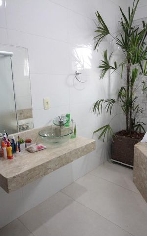 Casa para alugar com 278m², 3 quartos e 3 vagasBanheiro