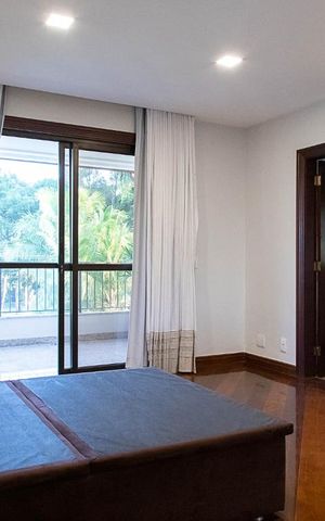 Casa de condomínio à venda com 836m², 5 quartos e 5 vagas Casa de condomínio à venda com 836m², 5 quartos e 5 vagasSuíte 2