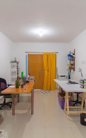 Casa à venda com 300m², 1 quarto e 2 vagas Casa à venda com 300m², 1 quarto e 2 vagasEscritório