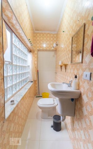 Casa à venda com 300m², 1 quarto e 2 vagas Casa à venda com 300m², 1 quarto e 2 vagasBanheiro 2