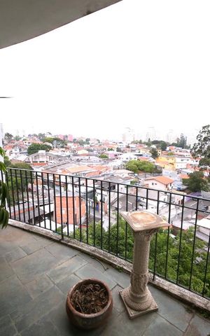 Apartamento à venda com 120m², 3 quartos e 2 vagasVaranda