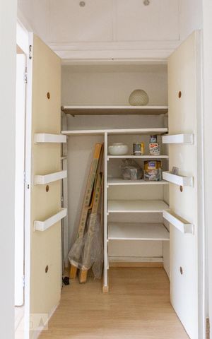 Apartamento à venda com 63m², 2 quartos e sem vaga Apartamento à venda com 63m², 2 quartos e sem vagaArmário Entrada