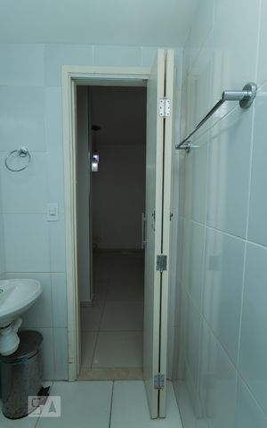 Apartamento à venda com 45m², 2 quartos e sem vaga Apartamento à venda com 45m², 2 quartos e sem vagaBanheiro