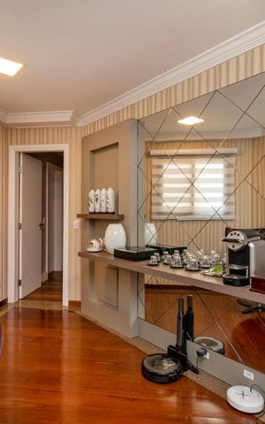 Apartamento para alugar com 230m², 5 quartos e 4 vagas Apartamento para alugar com 230m², 5 quartos e 4 vagasSala de Estar