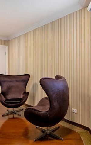 Apartamento para alugar com 230m², 5 quartos e 4 vagas Apartamento para alugar com 230m², 5 quartos e 4 vagasSala de Estar
