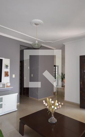 Casa para alugar com 330m², 3 quartos e 3 vagasSala