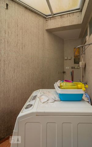 Casa de condomínio à venda com 180m², 3 quartos e 2 vagas Casa de condomínio à venda com 180m², 3 quartos e 2 vagasÁrea de Serviço