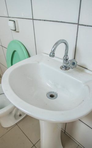 Casa à venda com 163m², 4 quartos e 1 vagaBanheiro 2 - Torneira