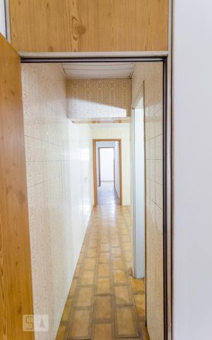 Casa para alugar com 120m², 2 quartos e 1 vaga Casa para alugar com 120m², 2 quartos e 1 vagaCorredor