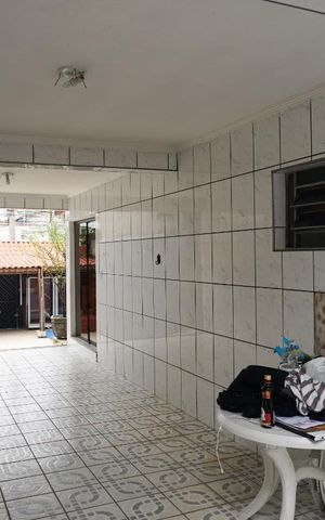 Casa à venda com 300m², 5 quartos e 4 vagasGaragem
