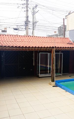Casa à venda com 300m², 5 quartos e 4 vagasPiscina