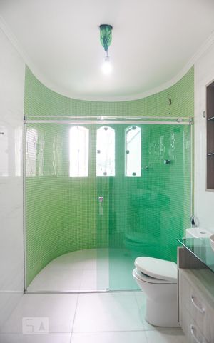 Casa à venda com 300m², 5 quartos e 4 vagasCasa 1 - Banheiro da Suíte