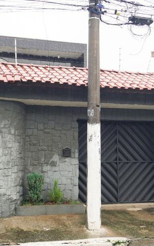 Casa à venda com 300m², 5 quartos e 4 vagasFachada