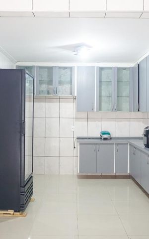 Casa à venda com 300m², 5 quartos e 4 vagasCasa 1 - Cozinha