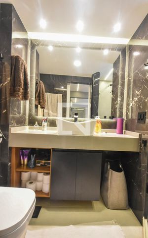 Apartamento à venda com 75m², 2 quartos e 1 vagaBanheiro Suíte 02