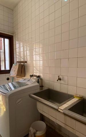 Casa à venda com 544m², 4 quartos e 3 vagas Casa à venda com 544m², 4 quartos e 3 vagasÁrea de Serviço