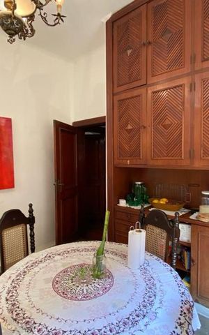 Casa à venda com 544m², 4 quartos e 3 vagas Casa à venda com 544m², 4 quartos e 3 vagasCopa