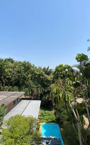 Casa à venda com 544m², 4 quartos e 3 vagas Casa à venda com 544m², 4 quartos e 3 vagasVista da Suíte 1