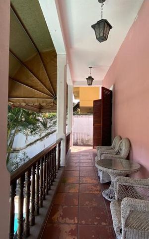 Casa à venda com 544m², 4 quartos e 3 vagas Casa à venda com 544m², 4 quartos e 3 vagasVaranda