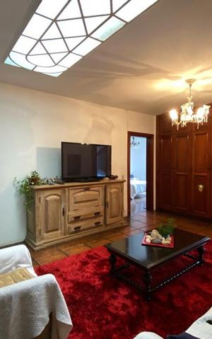 Casa à venda com 544m², 4 quartos e 3 vagas Casa à venda com 544m², 4 quartos e 3 vagasSala de TV