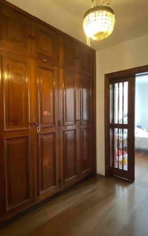Casa à venda com 544m², 4 quartos e 3 vagas Casa à venda com 544m², 4 quartos e 3 vagasCloset da Suíte 2