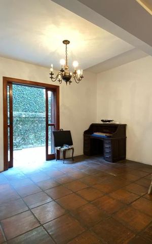 Casa à venda com 544m², 4 quartos e 3 vagas Casa à venda com 544m², 4 quartos e 3 vagasSala de Estar