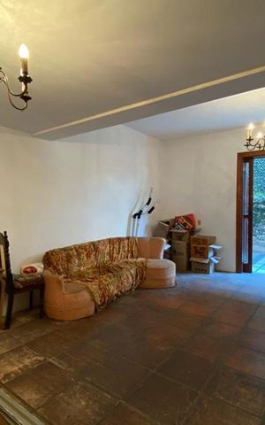 Casa à venda com 544m², 4 quartos e 3 vagas Casa à venda com 544m², 4 quartos e 3 vagasSala de Estar