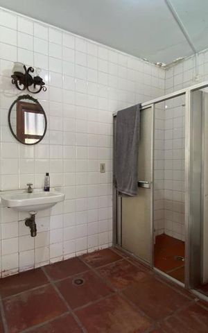 Casa à venda com 544m², 4 quartos e 3 vagas Casa à venda com 544m², 4 quartos e 3 vagasQuintal - Banheiro 1
