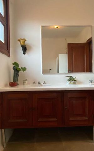 Casa à venda com 544m², 4 quartos e 3 vagas Casa à venda com 544m², 4 quartos e 3 vagasBanheiro