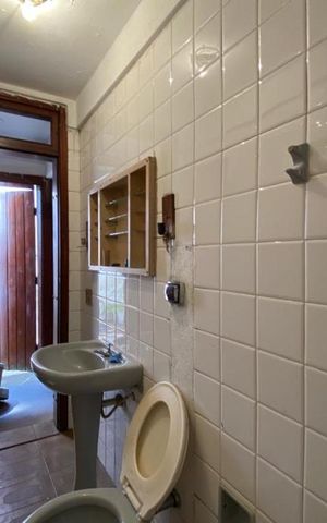 Casa à venda com 544m², 4 quartos e 3 vagas Casa à venda com 544m², 4 quartos e 3 vagasBanheiro de Serviço