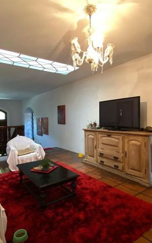 Casa à venda com 544m², 4 quartos e 3 vagas Casa à venda com 544m², 4 quartos e 3 vagasSala de TV