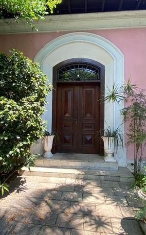 Casa à venda com 544m², 4 quartos e 3 vagas Casa à venda com 544m², 4 quartos e 3 vagasJardim
