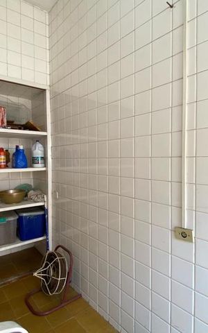 Casa à venda com 544m², 4 quartos e 3 vagas Casa à venda com 544m², 4 quartos e 3 vagasÁrea de Serviço