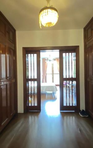Casa à venda com 544m², 4 quartos e 3 vagas Casa à venda com 544m², 4 quartos e 3 vagasCloset da suíte 2
