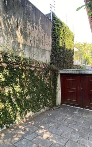 Casa à venda com 544m², 4 quartos e 3 vagas Casa à venda com 544m², 4 quartos e 3 vagasGaragem