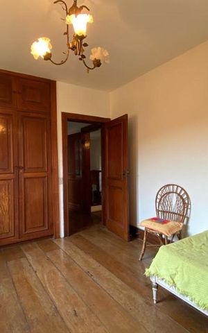 Casa à venda com 544m², 4 quartos e 3 vagas Casa à venda com 544m², 4 quartos e 3 vagasQuarto 3