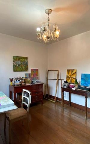Casa à venda com 544m², 4 quartos e 3 vagas Casa à venda com 544m², 4 quartos e 3 vagasQuarto 4
