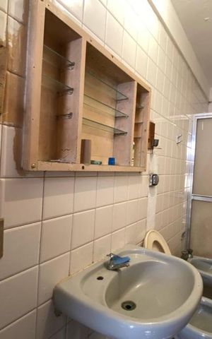 Casa à venda com 544m², 4 quartos e 3 vagas Casa à venda com 544m², 4 quartos e 3 vagasBanheiro de Serviço